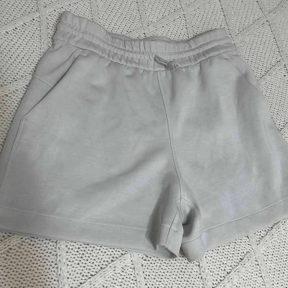 Lululemon soft stream shorts